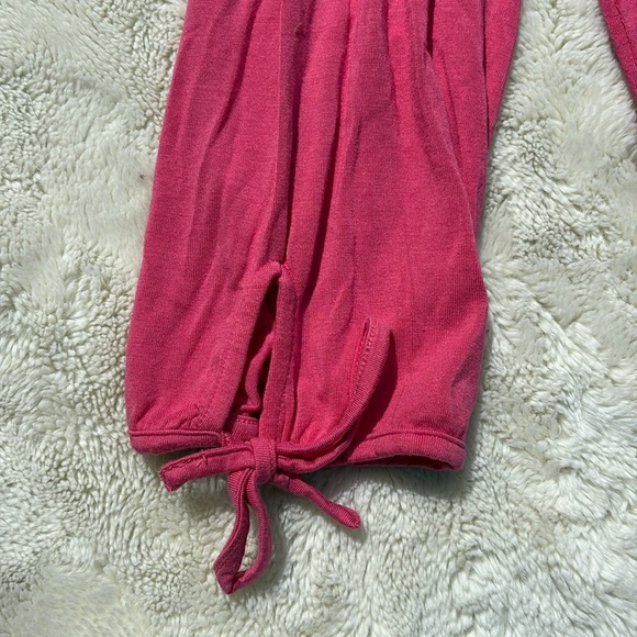 Reitmans Raspberry Boho Blouse Size Medium | Tie-Cuff Sleeves | Great Condition - Picture 3 of 4